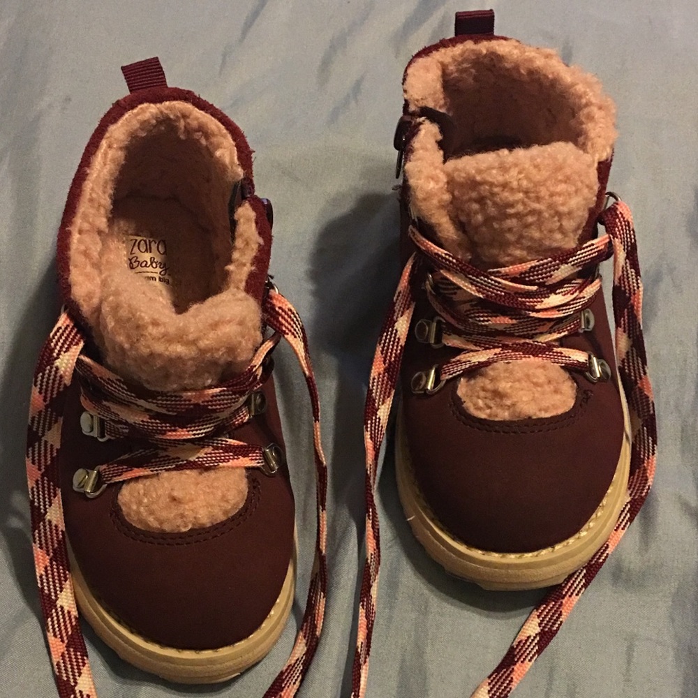 Little girl Zara boots